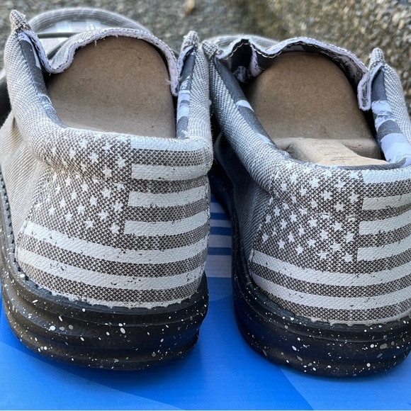 Hey Dude Shoes Wally Walls USA Flag Buckle Exclusive - Picture 2 of 2